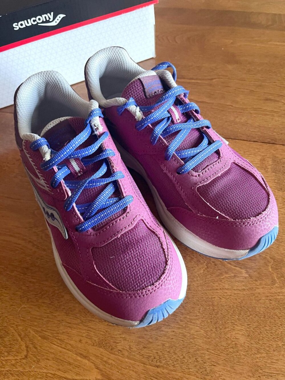 Saucony Cohesion plum sneakers 3Y